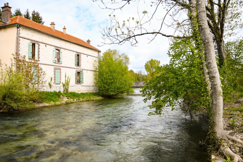 vue sur la seine à la villa les rives champenoises