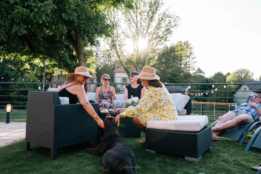 apéritif en terrasse entre filles